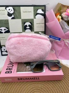 Girls’ Style Macaron Plush Pen Bag Handbag in Candy Colors, Portable, Sweet and Soft, Makeup Bag Pen Bag