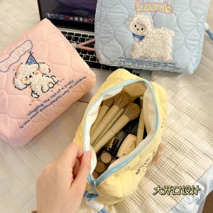 Factory Direct Sale Cute Bow Polyester Travel Makeup Bag Women Large Capacity Portable Suitable Outdoor Use Small Lightweight
