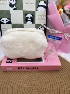 Girls’ Style Macaron Plush Pen Bag Handbag in Candy Colors, Portable, Sweet and Soft, Makeup Bag Pen Bag