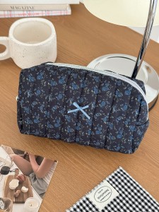 Polyester Zipper Cosmetics Bag with Logo-Simple Stylish Eight-Sided Design Portable & Refreshing for Students