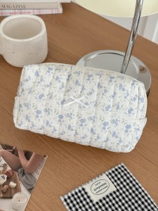 Polyester Zipper Cosmetics Bag with Logo-Simple Stylish Eight-Sided Design Portable & Refreshing for Students