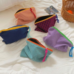 Large-capacity Color-matched Check Pattern Makeup Bag, Portable Cosmetics Storage Bag, Skincare and Toiletry Storage Organizer