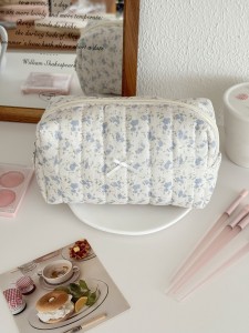 Polyester Zipper Cosmetics Bag with Logo-Simple Stylish Eight-Sided Design Portable & Refreshing for Students